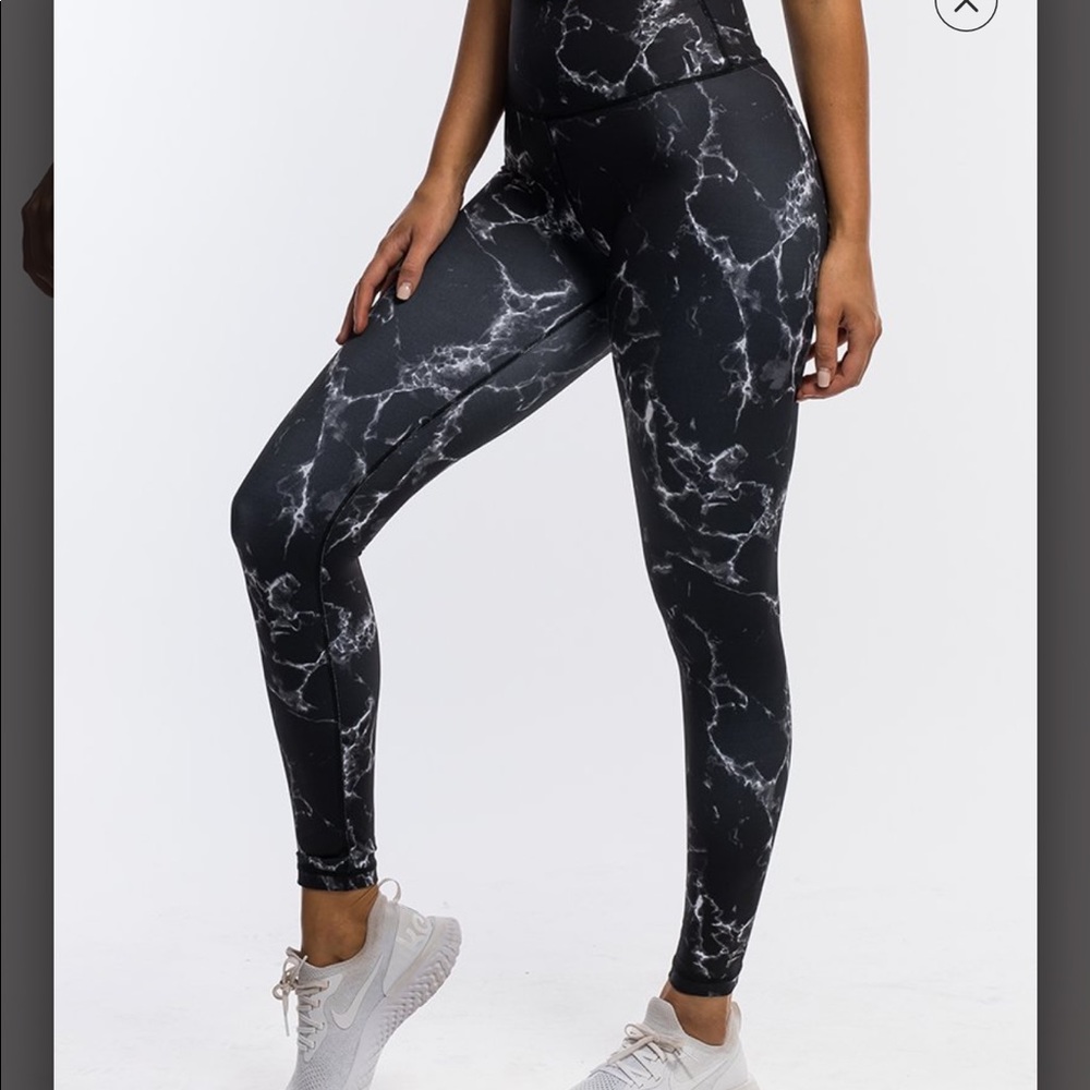 Echt marble scrunch leggings